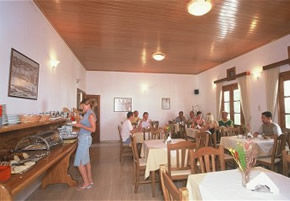 Mykonos gay holiday accommodation Hotel Aeolos breakfast room