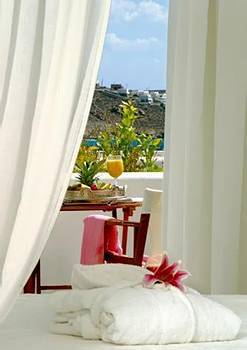 Gay friendly Hotel Apollonia Bay Resort in Mykonos