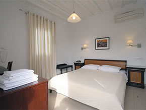 Mykonos gay holiday accommodation Hotel Carbonaki