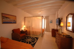Mykonos gay holiday accommodation Hotel Dionysos