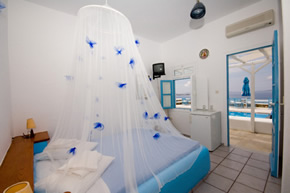 Mykonos gay holiday accommodation Flaskos Studios