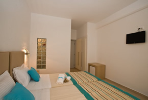 Mykonos gay holiday accommodation Hotel Zannis