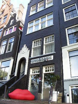 Amsterdam gay hotel Chic and Basic