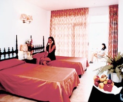 Ibiza gay friendly Hotel Don Quijote