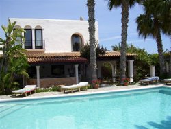 Ibiza exclusively gay guesthouse La Finca