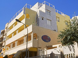 Ibiza gay friendly hostal Roberto Playa