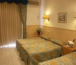 Celimar Centre hotel Sitges gay accommodation