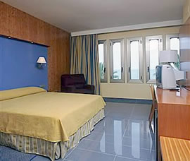 Sitges gay friendly Hotel La Nina