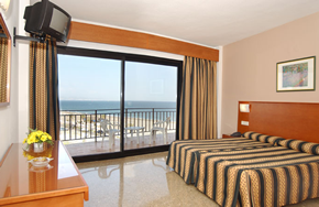 Torremolinos gay holiday accommodation Puente Real Hotel